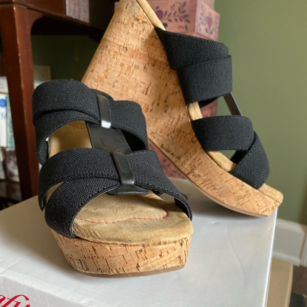 Women’s sandals